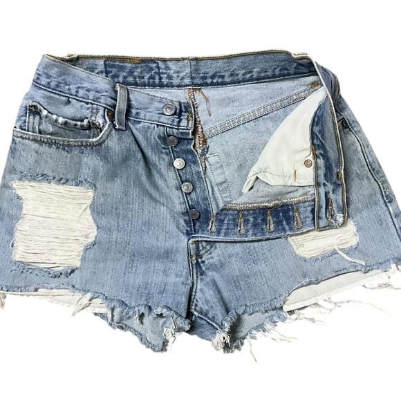 Levi’s 505 Distressed‎ Woman’s  Denim Cutoff Blue Shorts Size 28 - Picture 5 of 5